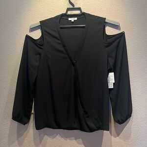 New Maette Women’s Black Cold Shoulder Blouse Size XL NWT